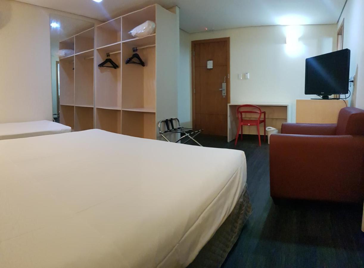 Отель Ibis Styles Belem Batista Campos Экстерьер фото