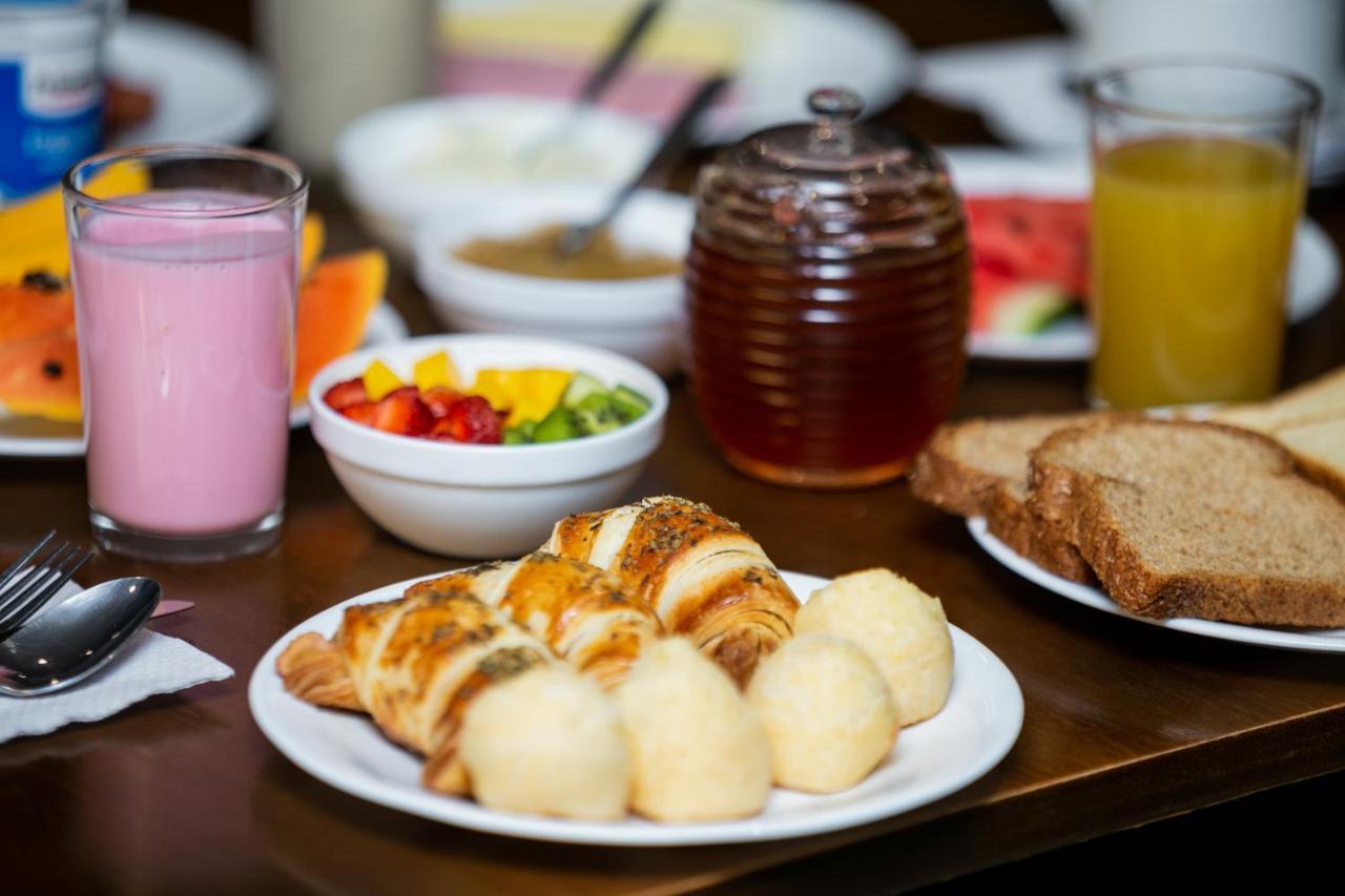 Отель Ibis Styles Belem Batista Campos Экстерьер фото
