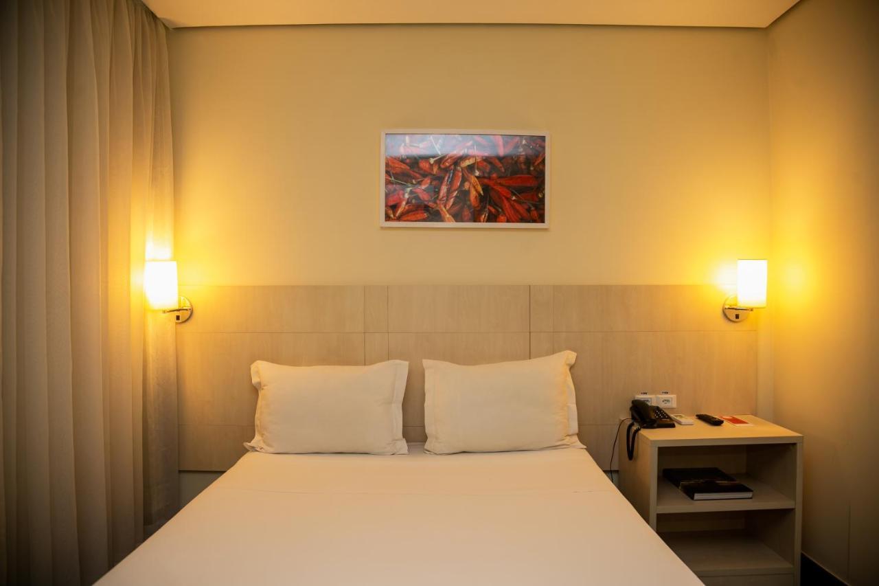 Отель Ibis Styles Belem Batista Campos Экстерьер фото